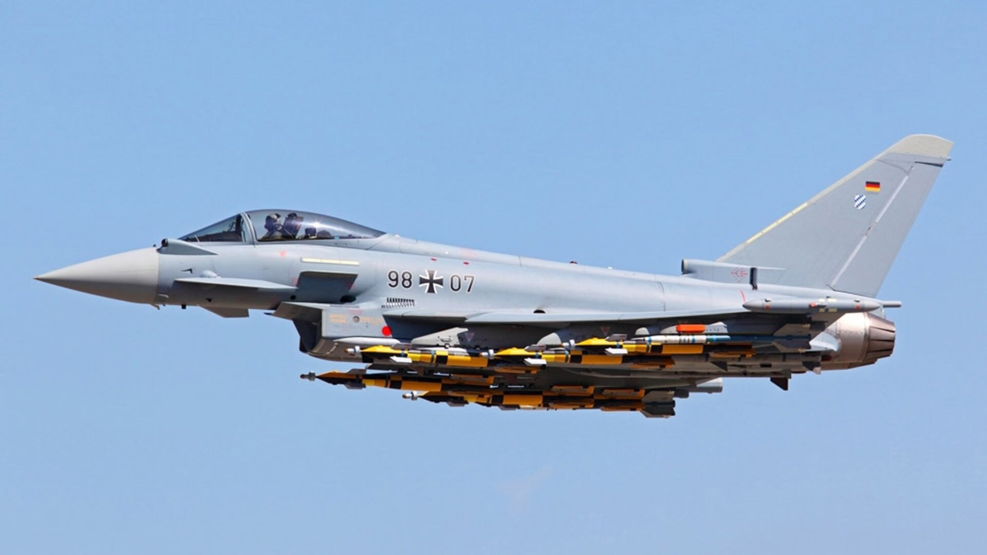 当欧冠之夜遇见NBA大场面先生，东契奇与绿茵场的隔空对话