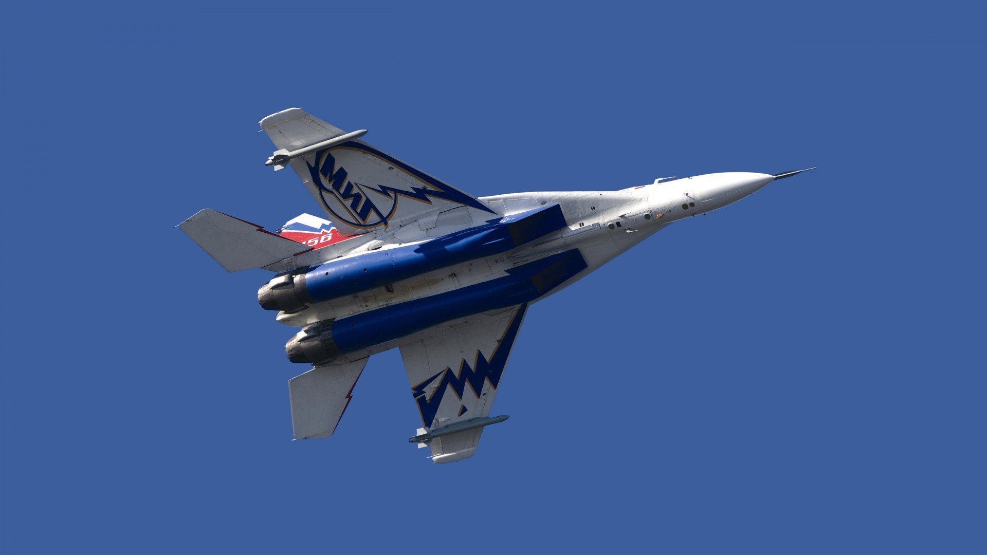 若他身披白衣，德布劳内如何用一场德比定义足球的诗与秩序